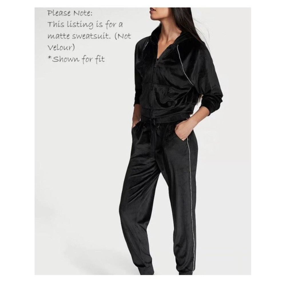 New‎ Victoria's Secret On Point Rhinestone Sweatpants Size Small